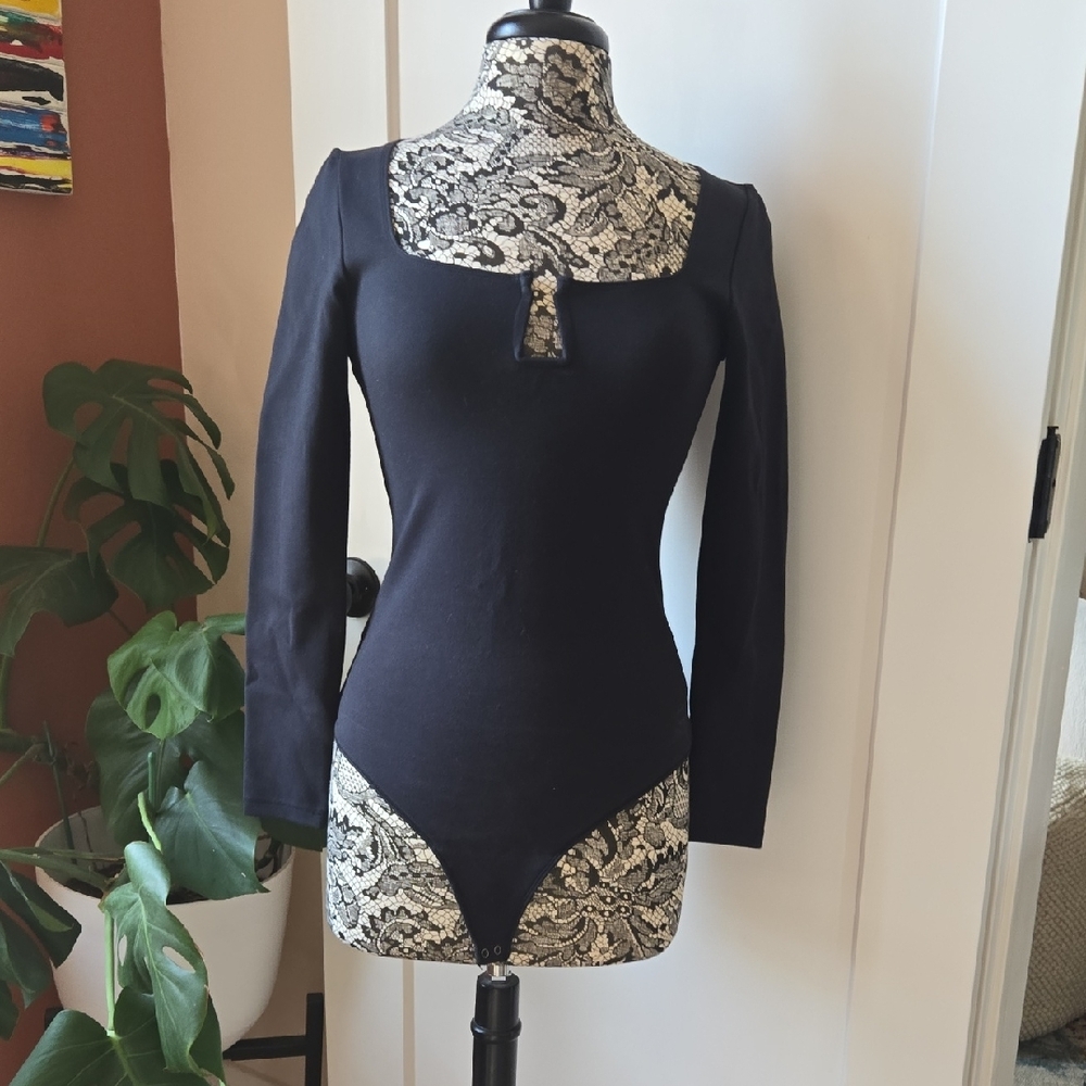 Abercrombie & Fitch Black Long Sleeve Bodysuit | Size M